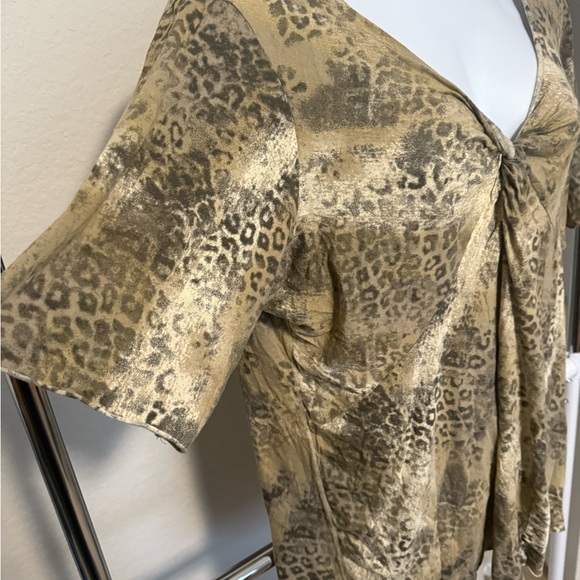 Plus Size Calvin Klein Leopard Print V-Neck Top - Picture 2 of 4